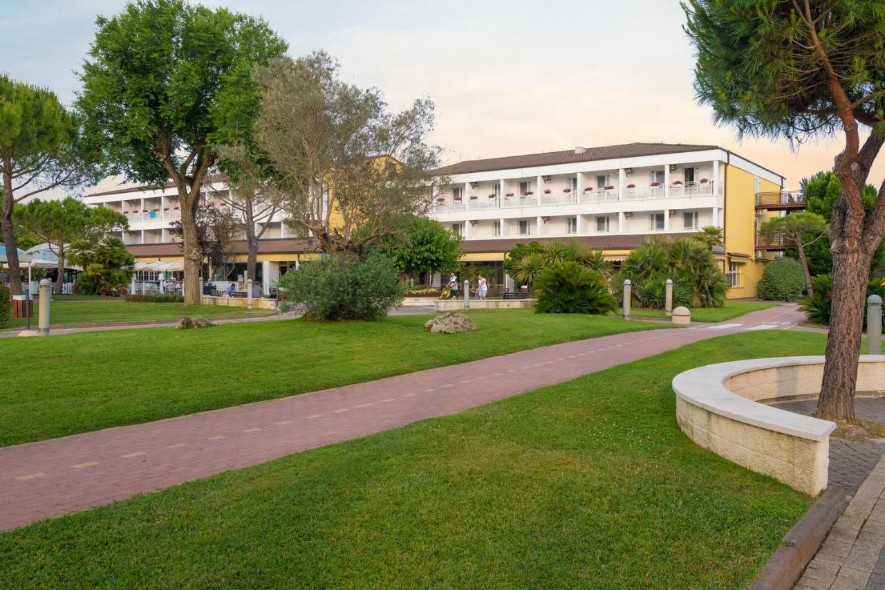 Hotel Centro Vacanze Pra' Delle Torri Caorle Exterior foto